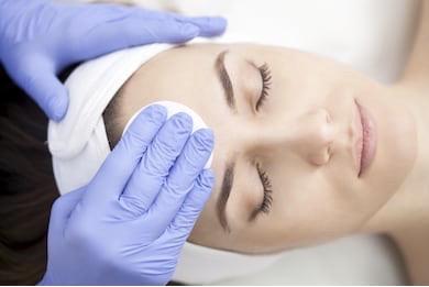 BHA20 Chemical Peel Face, Neck & Décolleté (90 min)