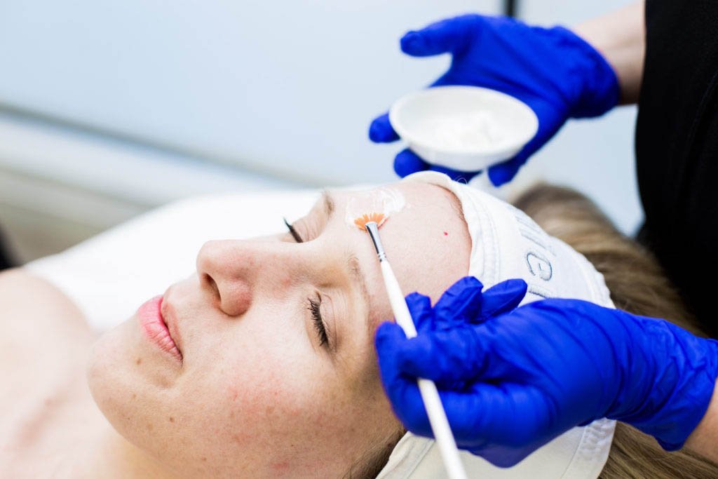 BHA20 Chemical Peel Face, Neck & Décolleté (90 min)