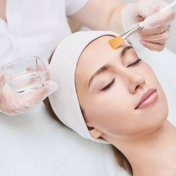 AHA Duo Chemical Peel Face, Neck & Décolleté (90 min)