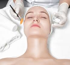 Glow Chemical Peel Face, Neck &. Décolleté (90 min)